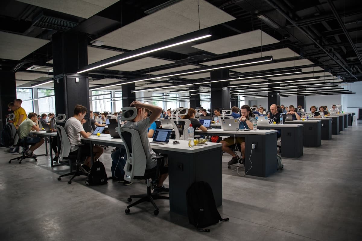 Νέα πρόσωπα στα επιτελεία επικοινωνίας των κομμάτων