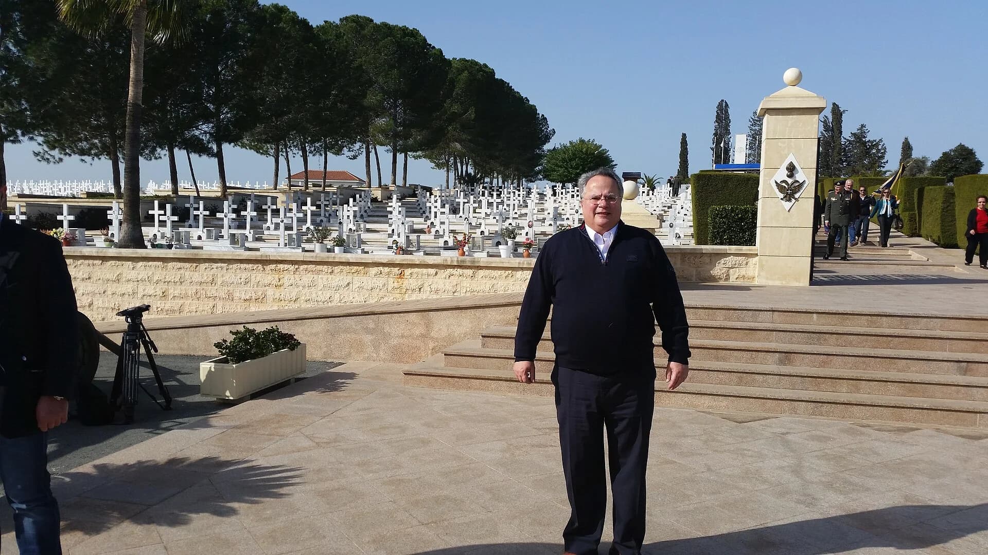 Κατάθεση στεφάνου από τον Αλέξη Τσίπρα στον Τύμβο Μακεδονίτισσας